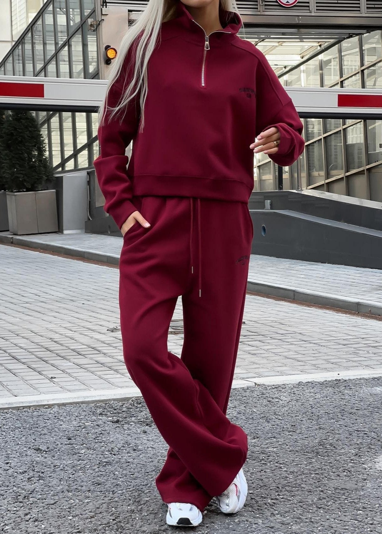 California Style Zipper Sweatshirt and Joggers Set