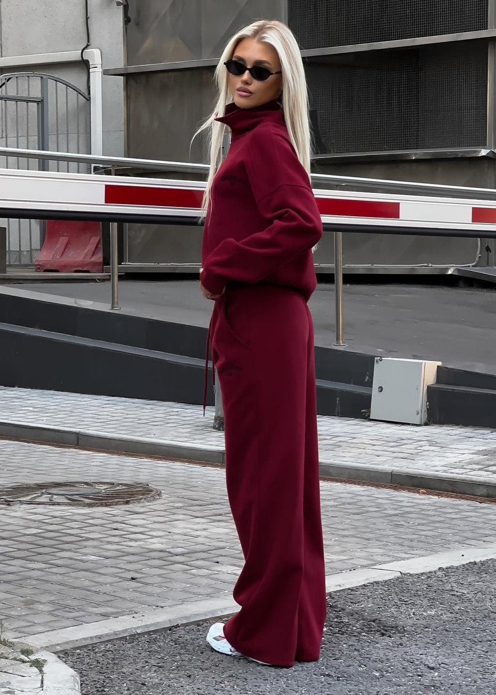 California Style Zipper Sweatshirt and Joggers Set