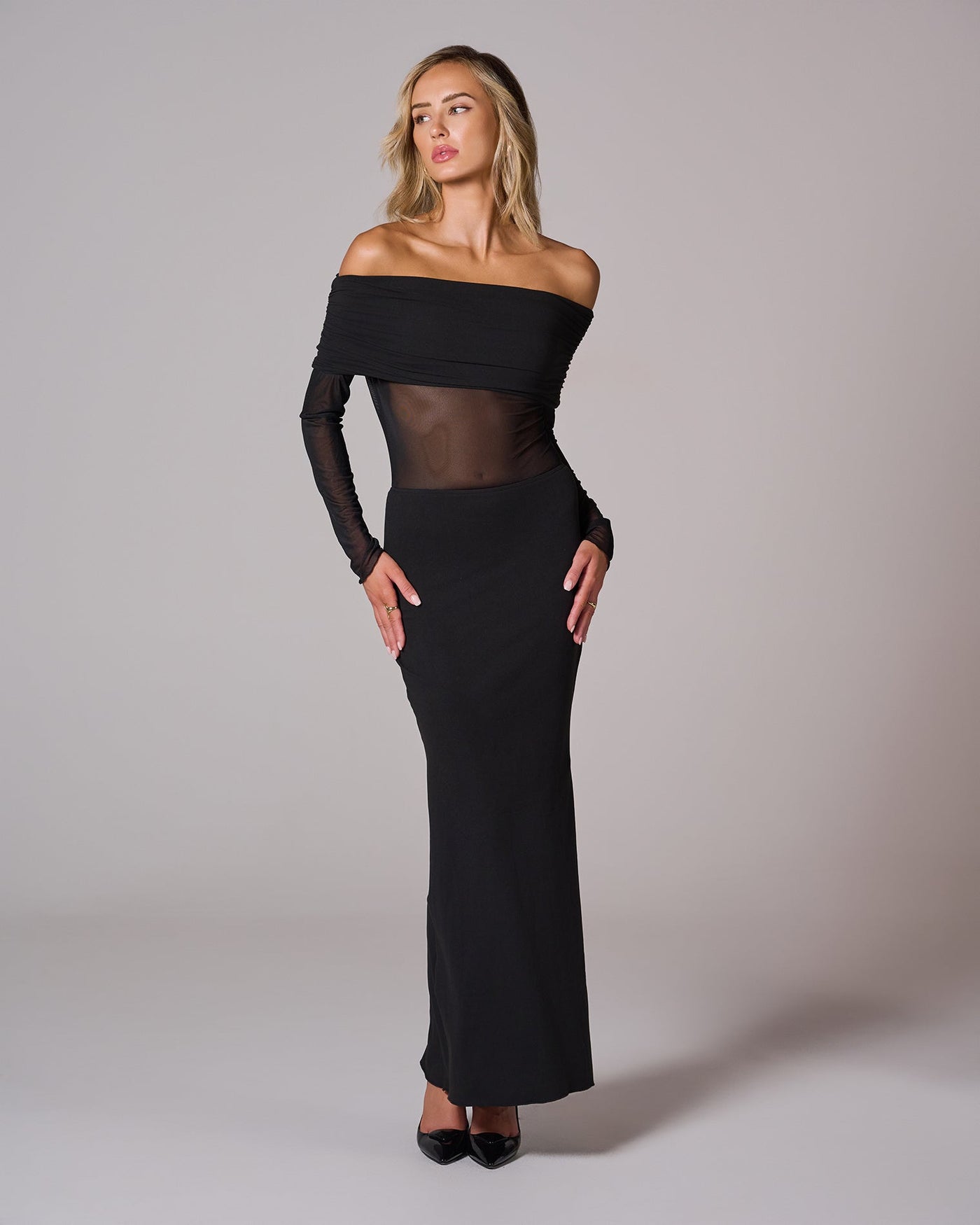 SARAH Bardot Long Sleeves Maxi Dress