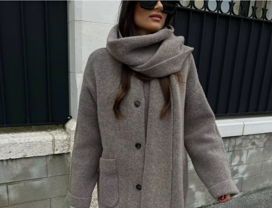 Islay | Cardigan with attached scarf