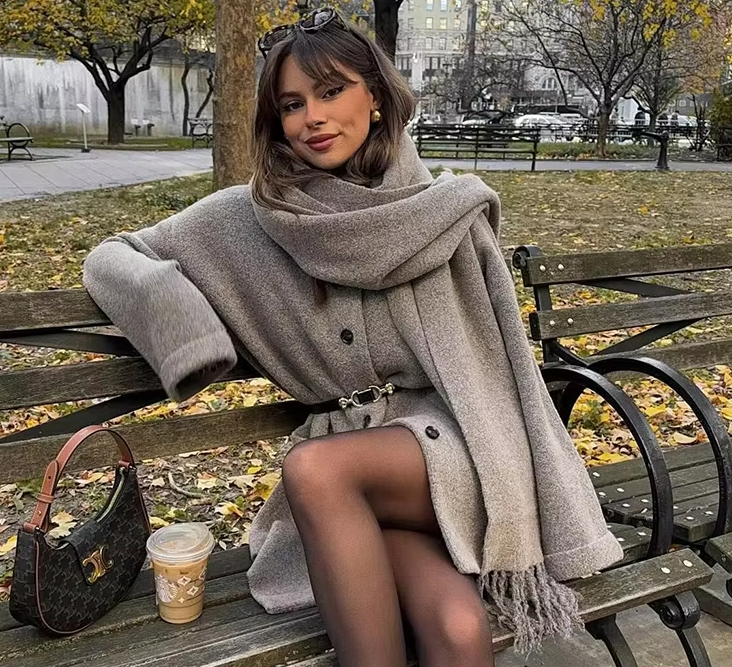 Islay | Cardigan with attached scarf