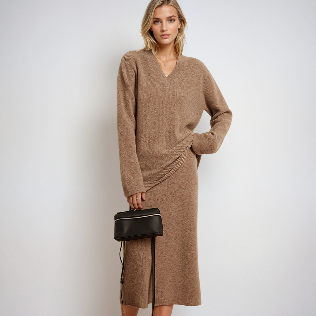 Annick Meyer | Cashmere Knitted V-Neck Set
