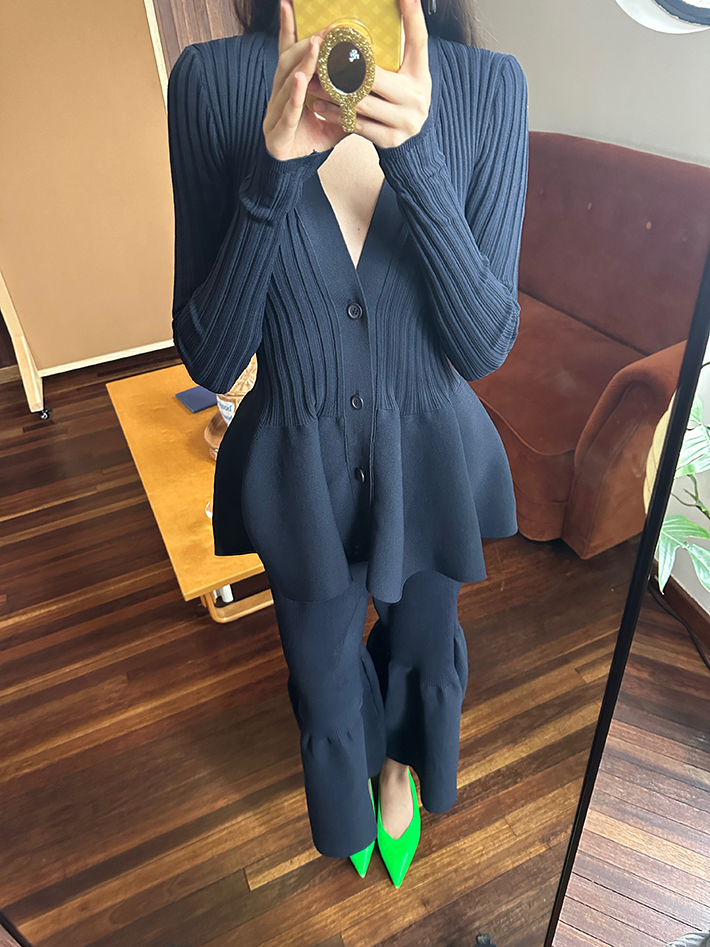 Mabel | V-Neck Ruffle Knit Cardigan